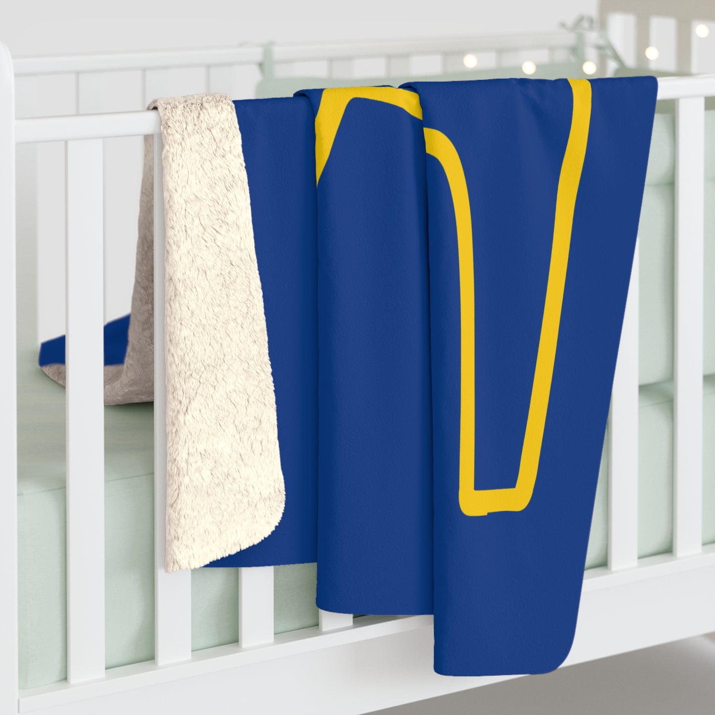 Sherpa Blanket with Modern Scandinavian Design and Dala Horse Logo